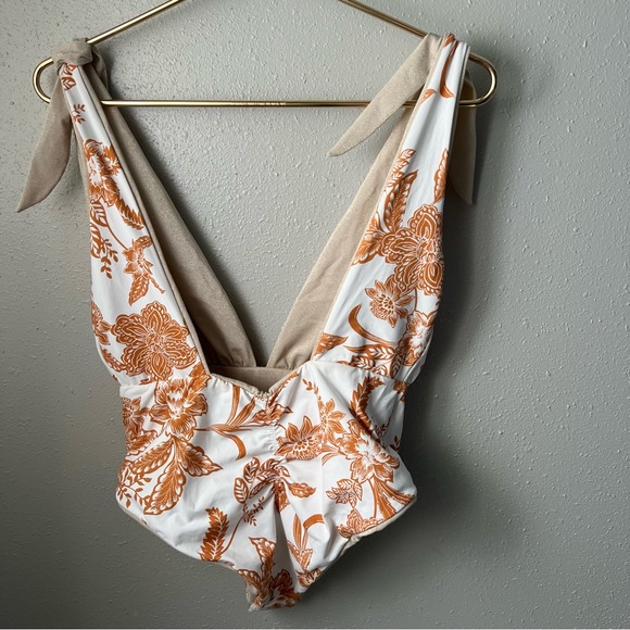 Maaji Nacar Faena Metallic One-Piece Swimsuit in Open Beige Size Large - Picture 5 of 12